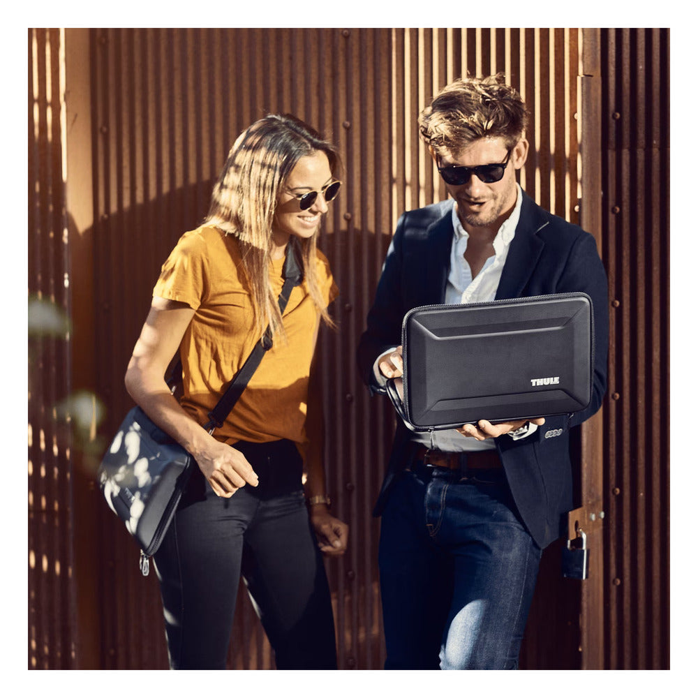 Thule Gauntlet MacBook Pro 14in Sleeve - Black