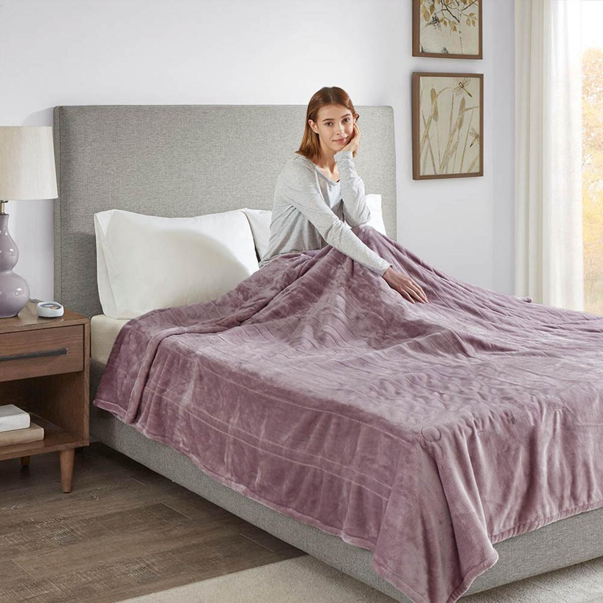  Beautyrest 100% Polyester Knitted Solid Microlight To Solid Microlight Heated Blanket - Queen