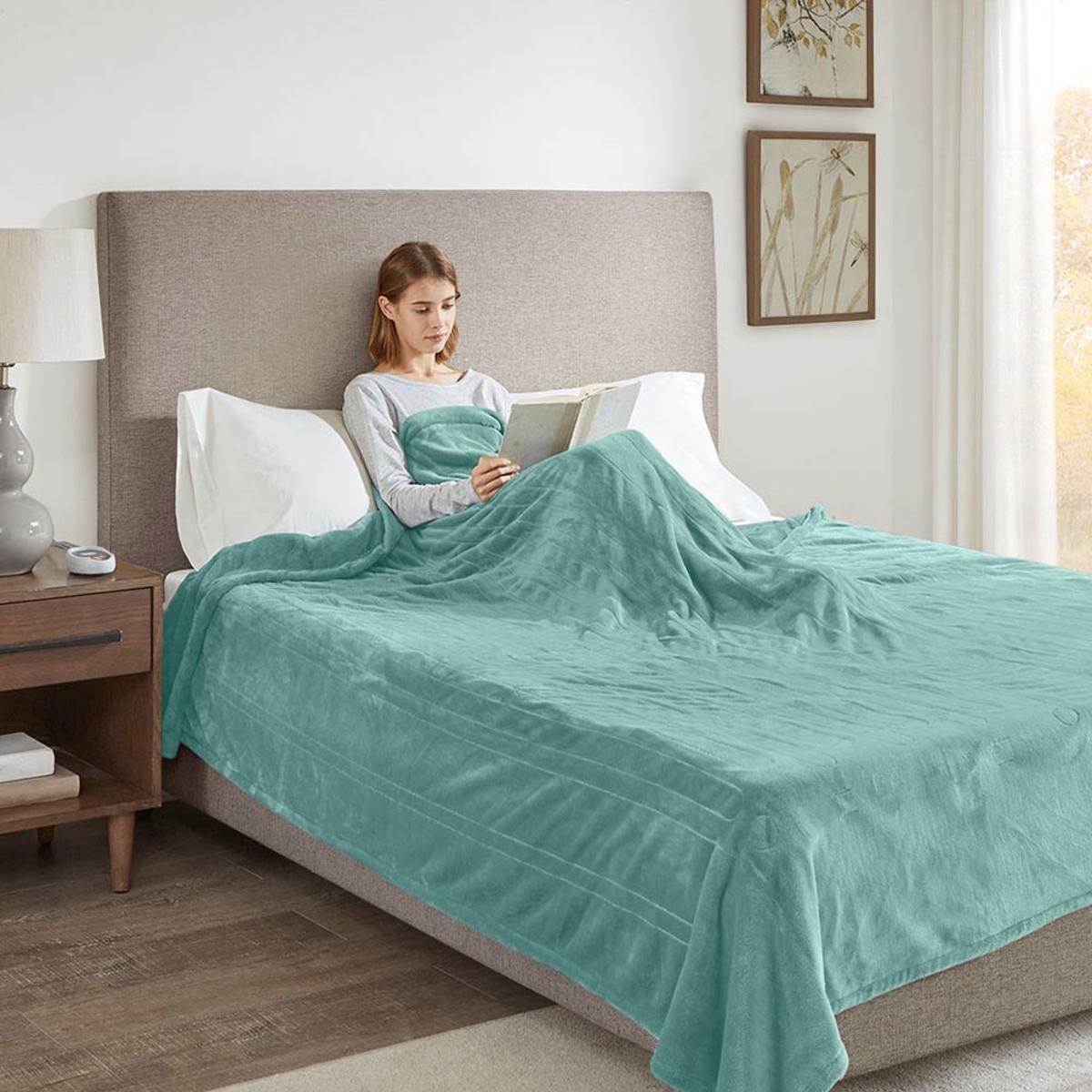  Beautyrest 100% Polyester Solid Microlight Reversible Heated Blanket - Queen