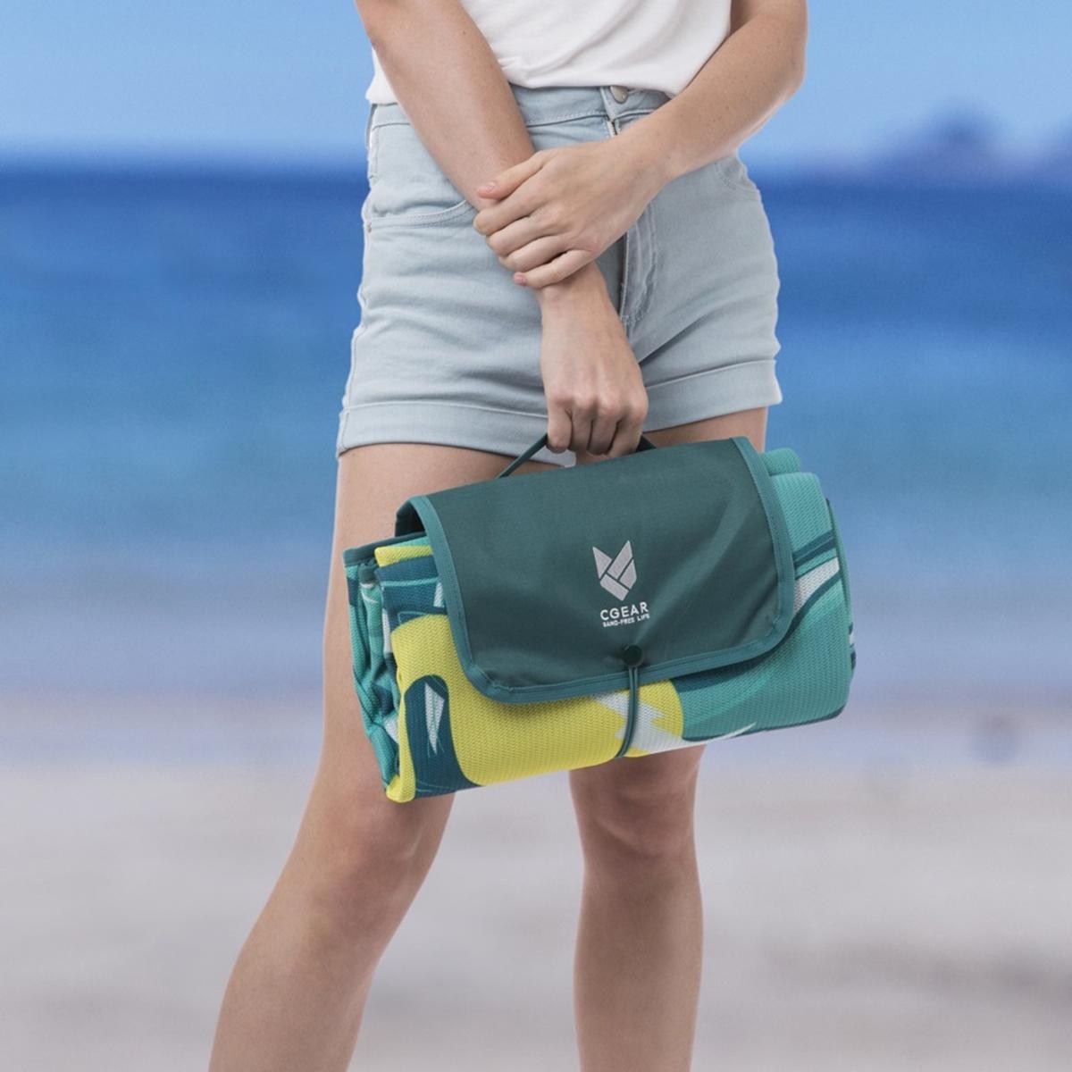  CGear Sandlite Sand-Free Mat - 51in X 66in / 1.55m X 2m